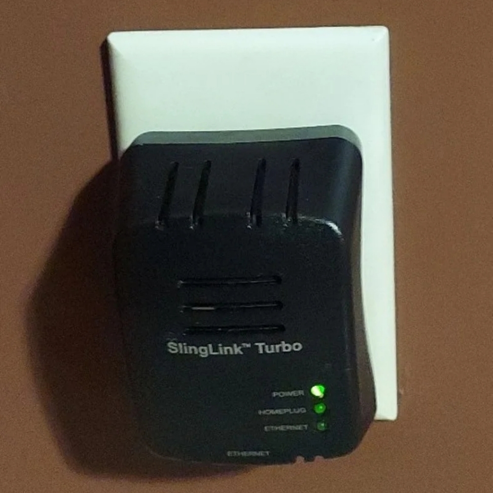 SlingLink Turbo W1 SL300-100 ETHERNET OVER POWER ADAPTER Like New!